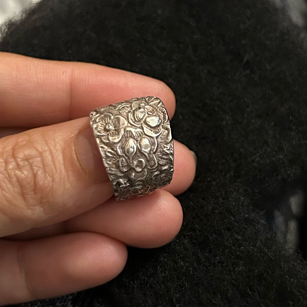 Vintage Floral Silver Ring